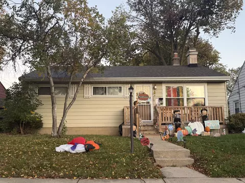 8014 W Grantosa, Milwaukee, WI 53218