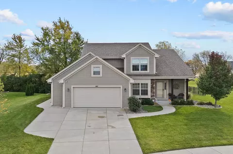 981 Log Cabin, Belgium, WI 53004