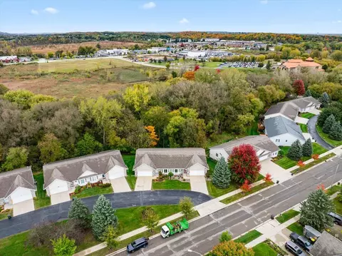 2820 Valley, West Bend, WI 53095