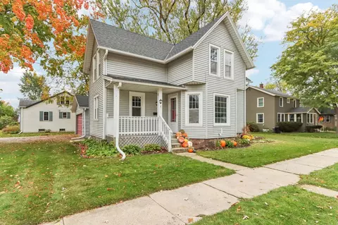 305 W 2nd, Oconomowoc, WI 53066