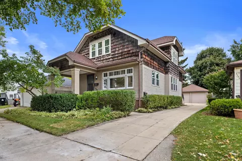 2712 Mitchell, Racine, WI 53403