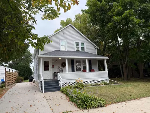 1210 Wisconsin, Manitowoc, WI 54220
