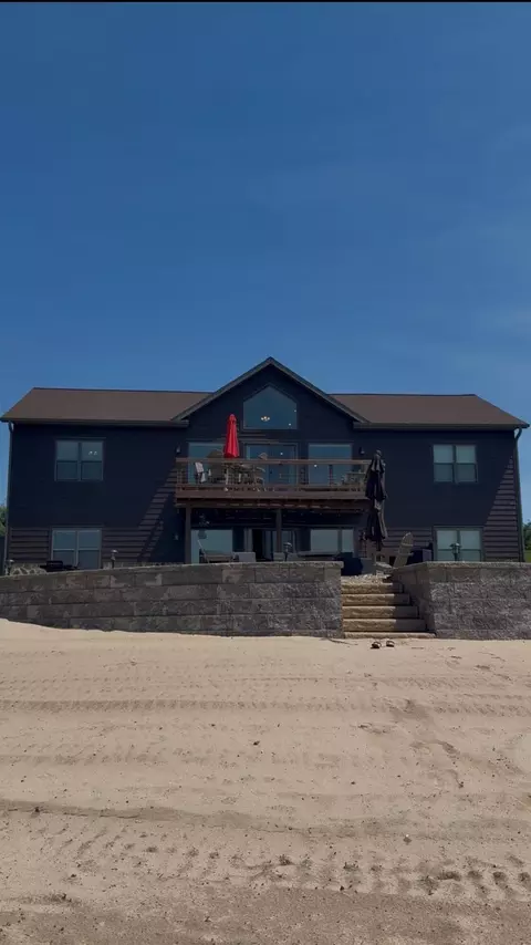 n8657 Lake Cabin Drive, Germantown, WI 53950