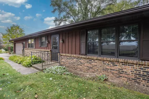 s31w26111 Sunset, Waukesha, WI 53189