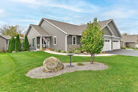 317 Trailview #15, Waterford, WI 53185