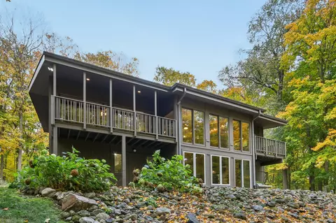 4850 Woodhaven, West Bend, WI 53095