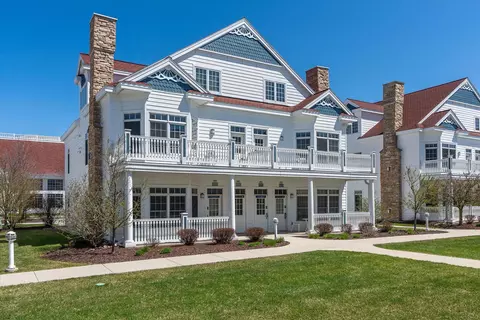 421 Beachfront UNIT 421, Sheboygan, WI 53081