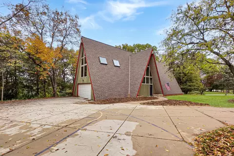 n67w32498 Wildwood Pt, Merton, WI 53029