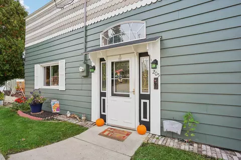 205 S S Riv, Lowell, WI 53557