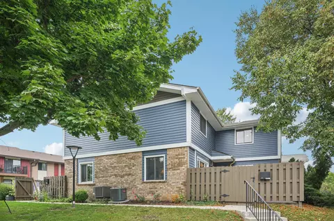 n76w14595 North Pt, Menomonee Falls, WI 53051