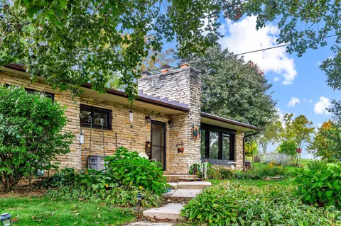 416 Bidwell, Waukesha, WI 53188