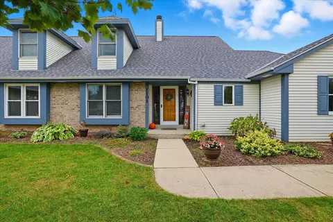 1101 Ellys, Slinger, WI 53086