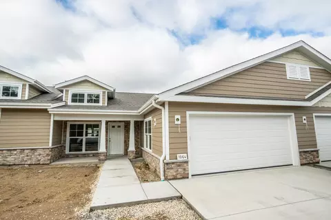1064 Harbor, West Bend, WI 53095