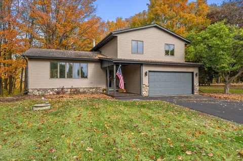 3757 Kettle Vw, Hartford, WI 53086