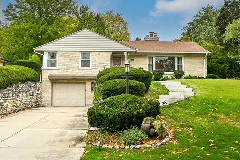 4076 Menomonee Riv, Wauwatosa, WI 53222
