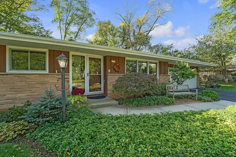 2417 W Acacia, Glendale, WI 53209