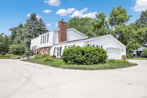 2550 Coach House, Brookfield, WI 53045