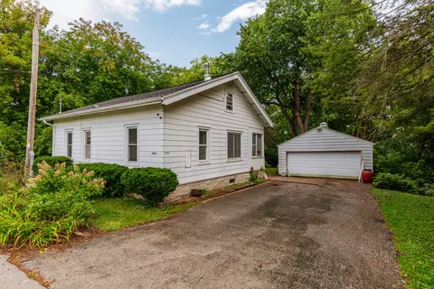 5866 N River Frst, Glendale, WI 53209