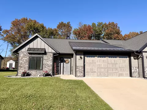 828 Bridle, La Crescent, MN 55947