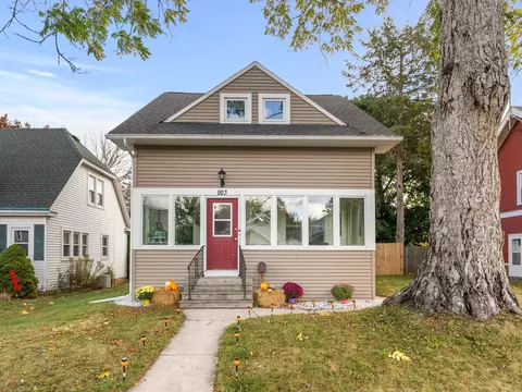 923 N 6th, Manitowoc, WI 54220