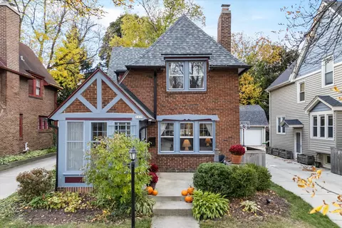 2229 N 70th, Wauwatosa, WI 53213