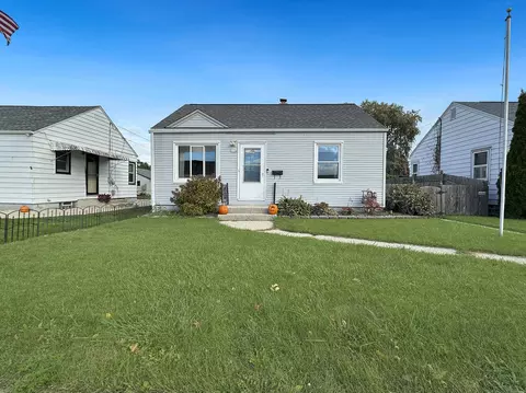 3136 S Chase, Milwaukee, WI 53207