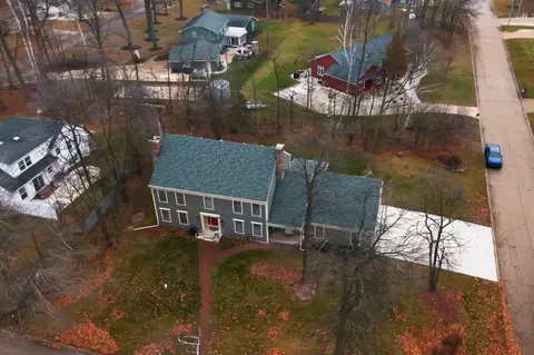 1127 Tanglewood, Manitowoc, WI 54220