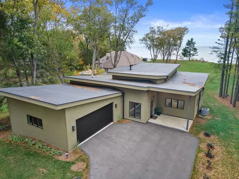 13480 N Lakewood, Mequon, WI 53097