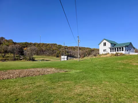 213 Lower Rdg, Ontario, WI 54651