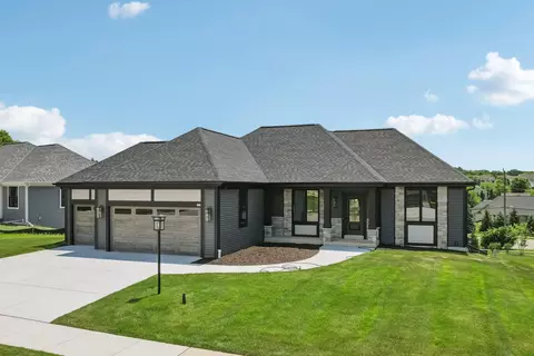 713 Panorama, Waukesha, WI 53188