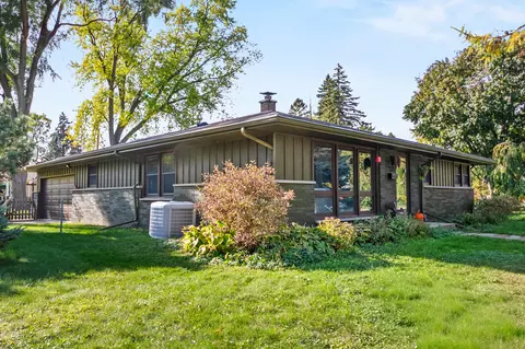 723 W Riverview, Glendale, WI 53209