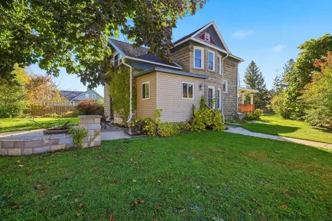 2872 Edwards, East Troy, WI 53120