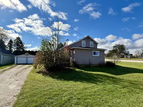 127 E 1st, Waldo, WI 53093