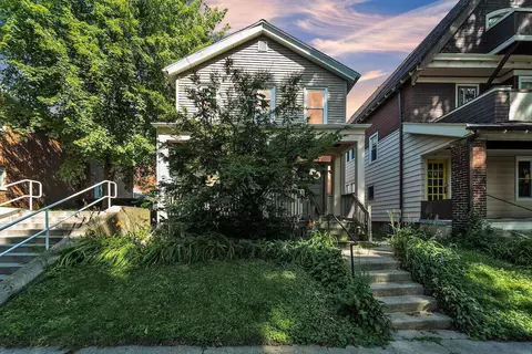 2920 N Bartlett, Milwaukee, WI 53211