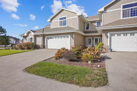 1632 Grey Fox #22, Mukwonago, WI 53149