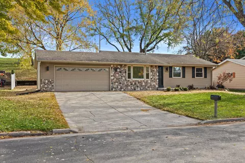 1507 Hillside, Watertown, WI 53098