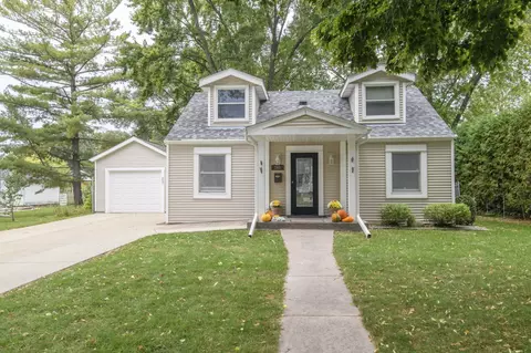 161 Ormsby, Pewaukee, WI 53072