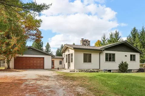 1685 W Mayfield, Richfield, WI 53076