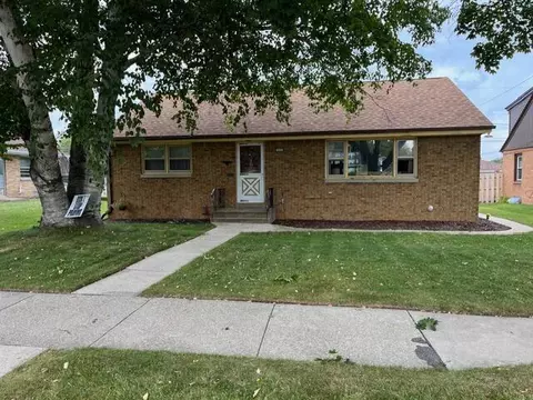 628 Elm, South Milwaukee, WI 53172