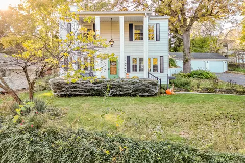1516 Pleasant Vw, Waukesha, WI 53188