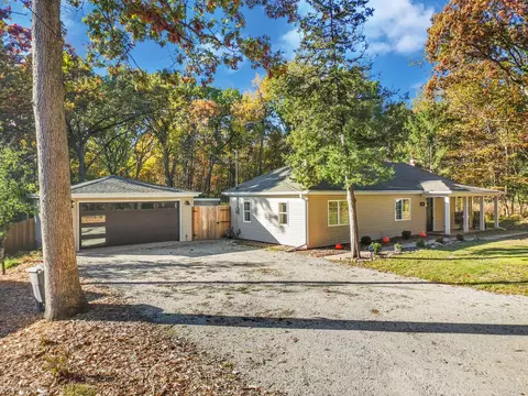 w3887 Gum Court, Geneva, WI 53147