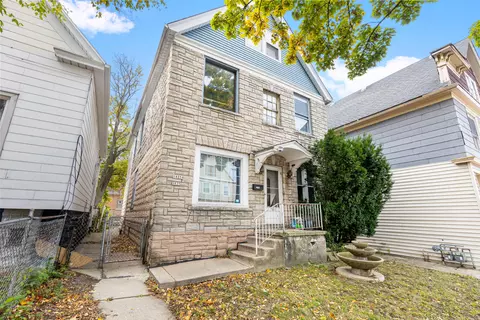 1835 W Becher #1835A, Milwaukee, WI 53215