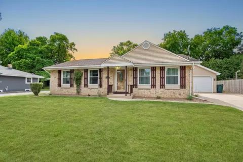 117 Judge, Saukville, WI 53080