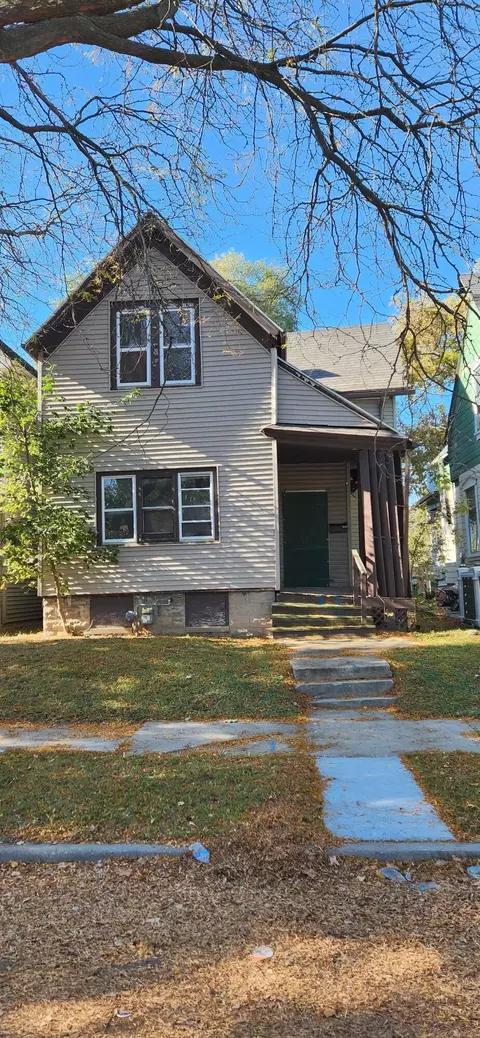 2851 N 11th, Milwaukee, WI 53206