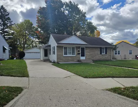 1921 W Birch, Milwaukee, WI 53209