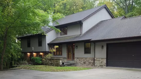 5287 Pleasant Hl, Hartford, WI 53027