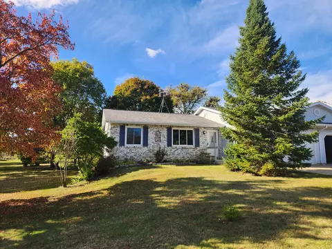 n2020 East River Court, Auburn, WI 53010