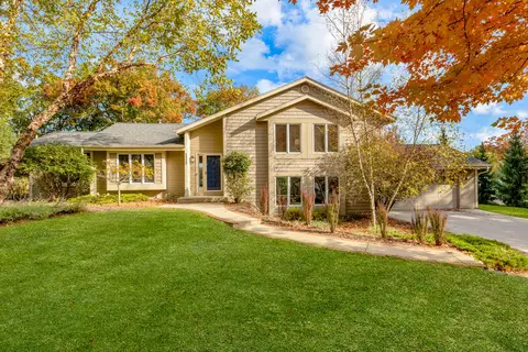 34352 Valley, Delafield, WI 53066