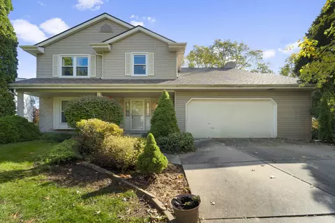 8110 S Verdev, Oak Creek, WI 53154