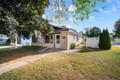 3676 S 53rd, Greenfield, WI 53220